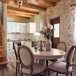 Arbarosa - A Stylish With Private Pool & Sea Views, By Zantewize *