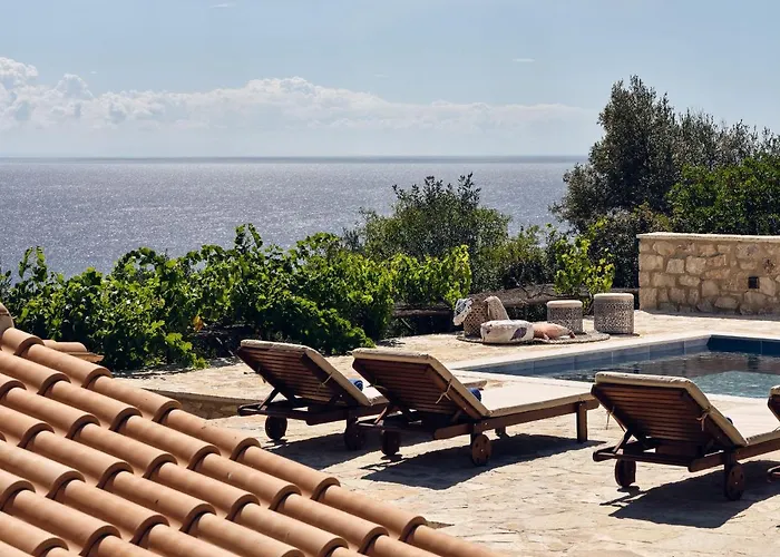 Villa Arbarosa - A Stylish With Private Pool & Sea Views, By Zantewize