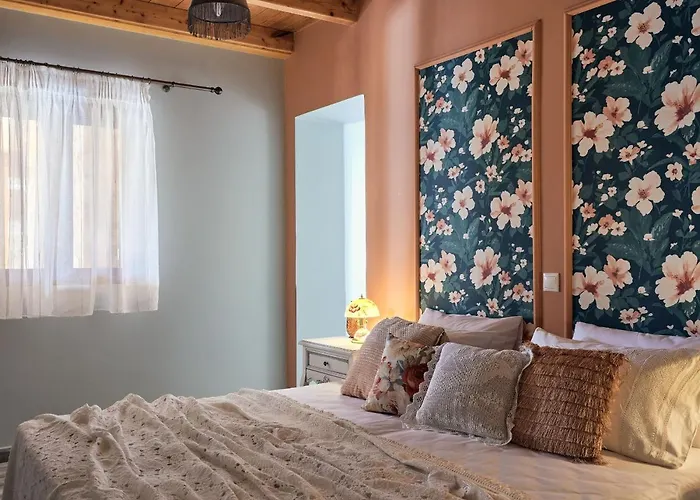 Arbarosa - A Stylish With Private Pool & Sea Views, By Zantewize